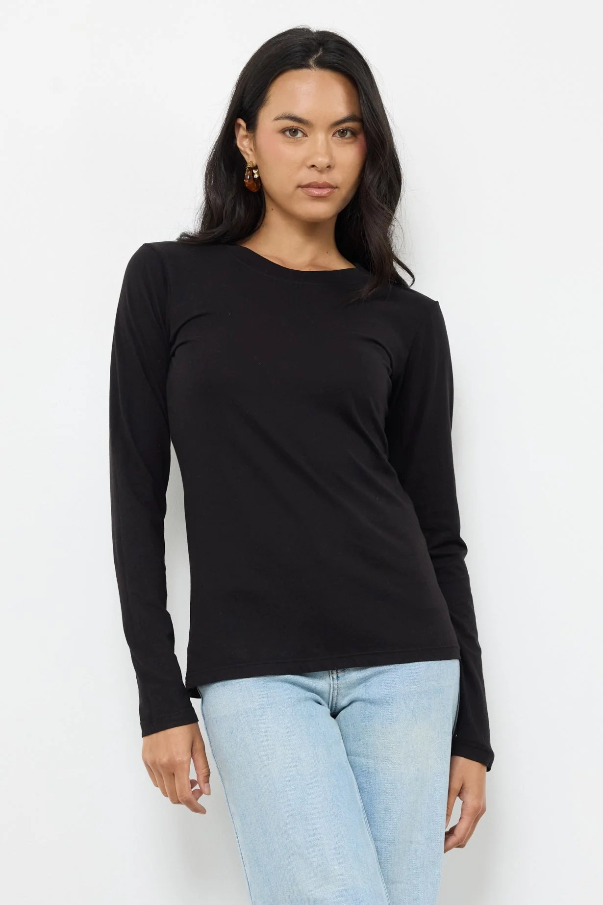 Basic Standard Long Sleeve Tee - Image 5