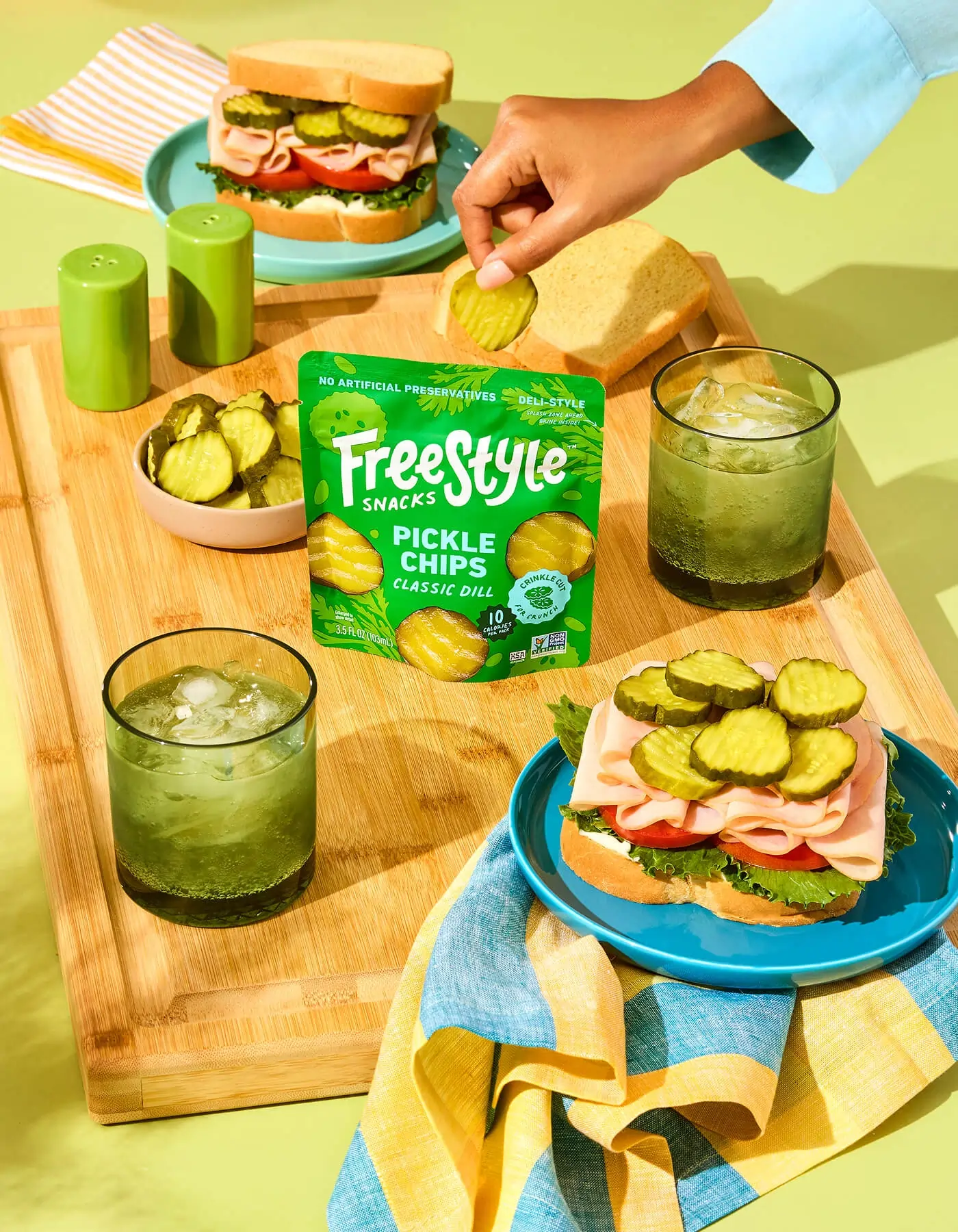 Crispy Classic Dill Pickle Chips - Deli Style (6) Pouches - Image 3