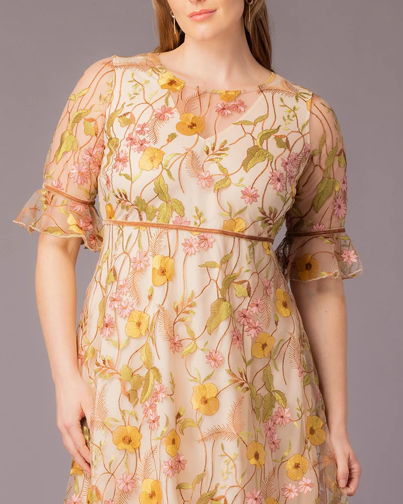 Plus Size Wildflower Embroidered Dress - Image 13