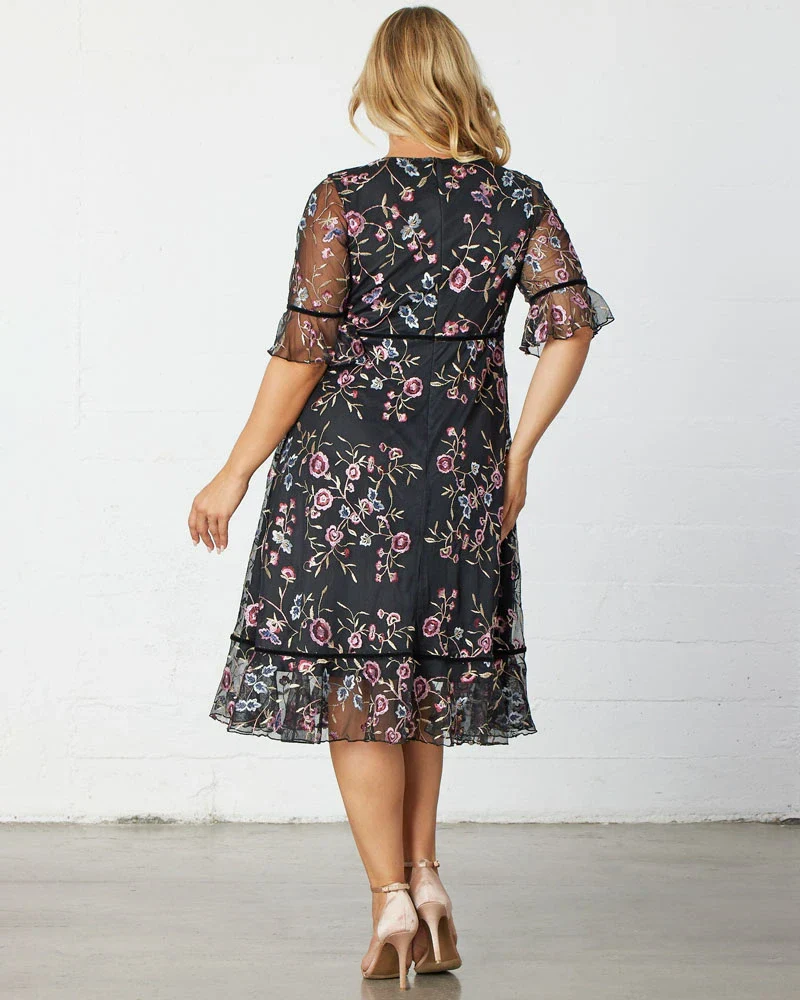 Plus Size Wildflower Embroidered Dress - Image 17